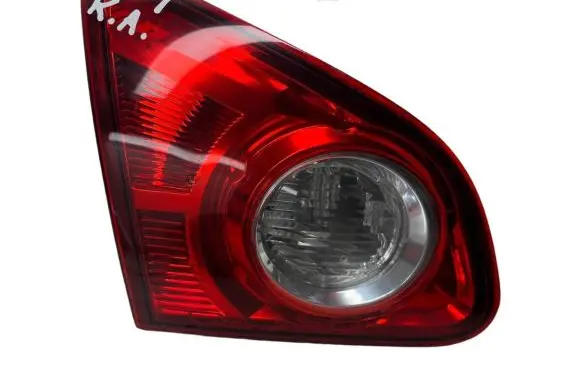 Nissan Qashqai Tailgate rear/tail lights E205091