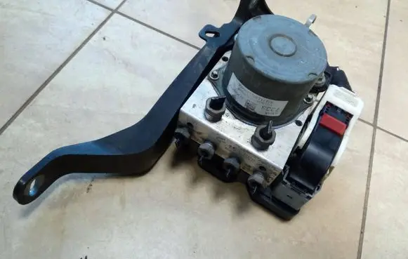 Opel Insignia B ABS Pump 84257233 323666362 0265258963