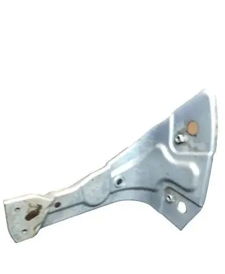 Volkswagen PASSAT B7 Fender mounting bracket 3AA82111