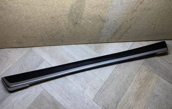 BMW 5 F10 F11 Front door trim bar 7225552 51417225552 5B88442