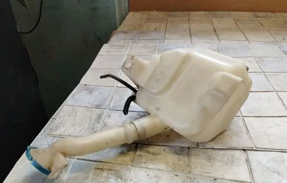 Honda Jazz Windshield washer fluid reservoir/tank
