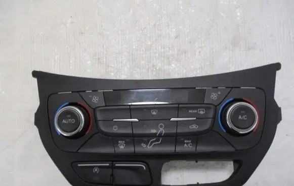 Ford Focus Climate control unit GJ5T18C612AG