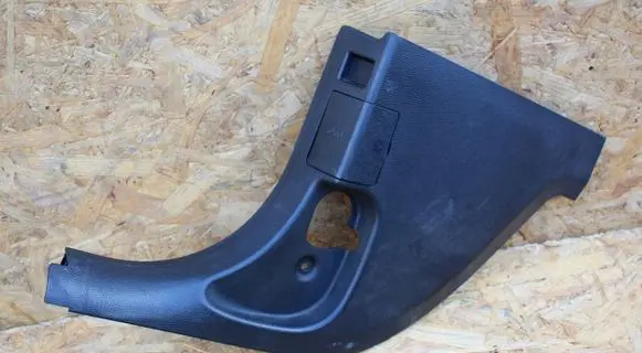 BMW 3 E90 E91 Foot area side trim 7066989