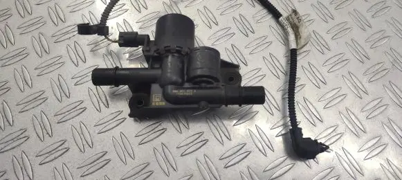 Volkswagen PASSAT B8 Fuel pressure regulator 5Q0201559A