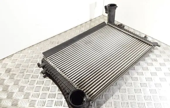 Volkswagen PASSAT B6 Intercooler radiator 3C0145803G
