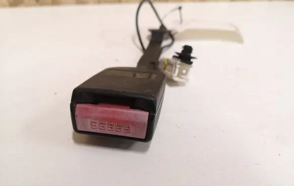 Citroen C5 Front seatbelt buckle A6025587 E030