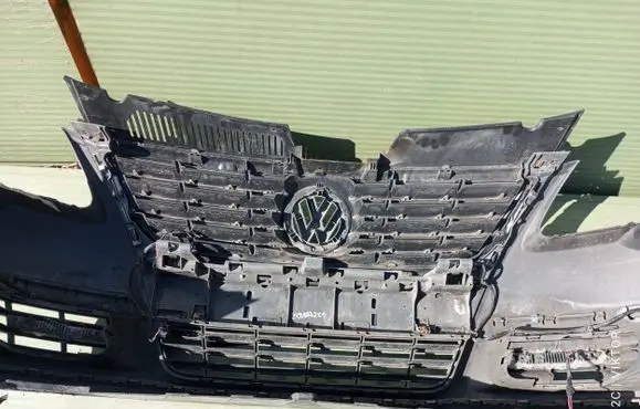 Volkswagen PASSAT B6 Front bumper 3C0807221