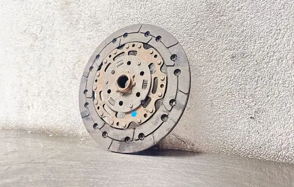 Opel Insignia A Clutch pressure plate 55576165