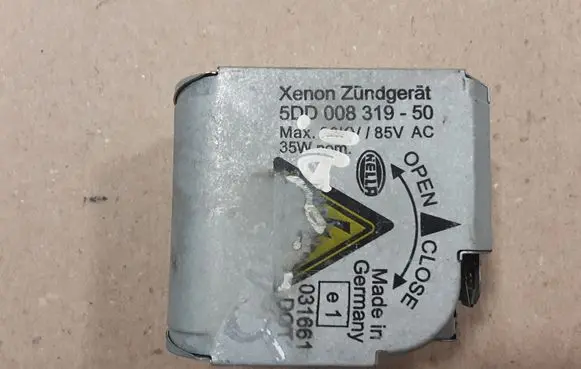 Mercedes-Benz E W211 Xenon control unit/module 5DD00831950