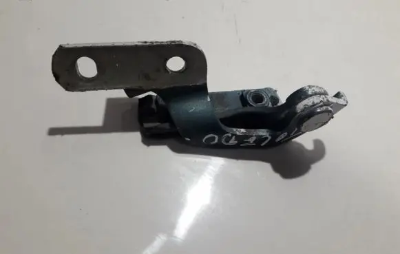 Seat Toledo I (1L) Tailgate/trunk/boot hinge 1l0827301c