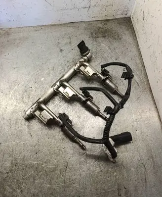 Ford Focus Fuel main line pipe CM5G9H487HB 0261500342