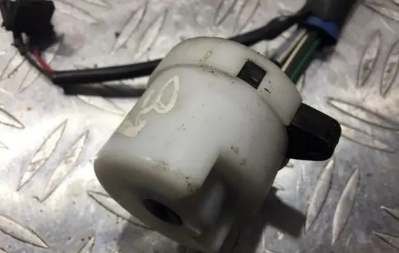 KIA Rio Ignition lock contact