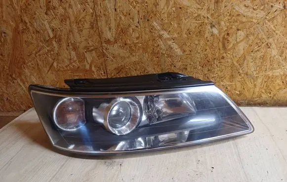 Hyundai Sonata Headlight/headlamp E132000