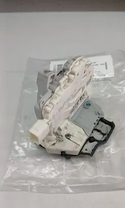 Audi A4 S4 B7 8E 8H Rear door lock 8E0839015AA