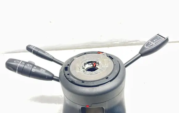Mercedes-Benz E W212 Wiper turn signal indicator stalk/switch A2129008602