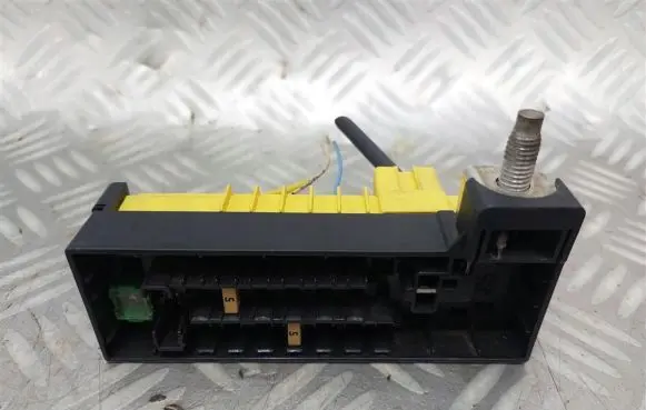 Peugeot 508 Fuse module 9674917380