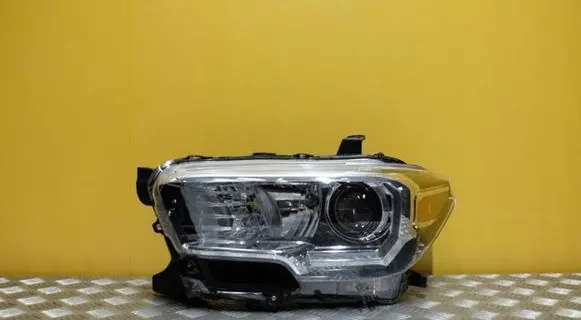 Toyota Tacoma III Headlight/headlamp TOYOTA-TACOMA 1651