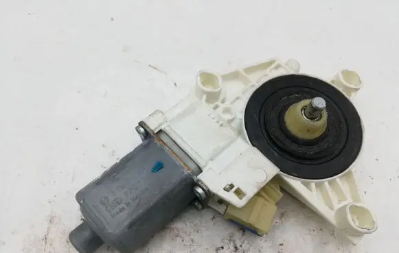 Mercedes-Benz ML W164 Front door window regulator motor A2518200842