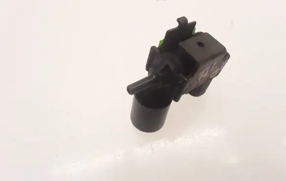 Toyota Corolla E120 E130 Vacuum valve 