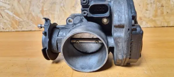 Audi A4 S4 B5 8D Throttle valve 408237212