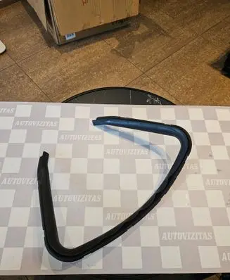 Porsche Macan (95B) Engine compartment rubber 95B129551A