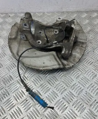 BMW 5 E60 E61 Front wheel hub 6760954
