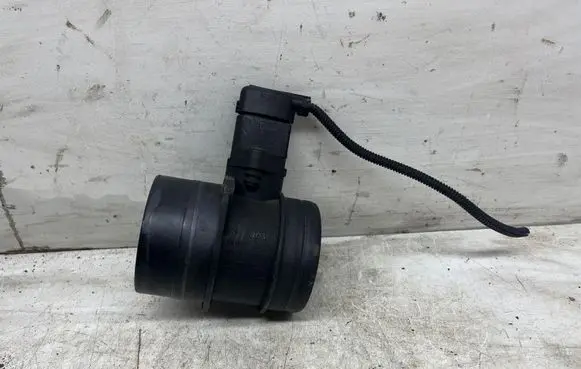 Volkswagen PASSAT B6 Mass air flow meter 074906461B