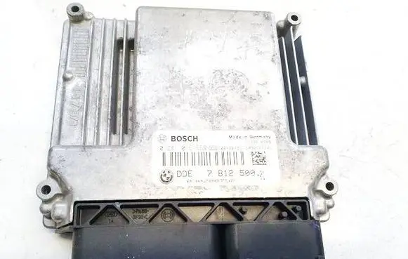 BMW 5 E60 E61 Engine control unit/module 0281015552 7812500-01