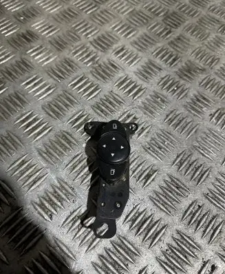 Mercedes-Benz CLS C219 Suspension ride height/mode switch 2118219158
