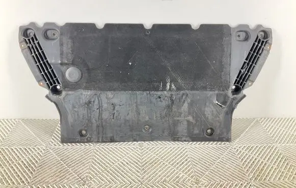 Audi A4 S4 B9 Engine splash shield/under tray 8W0863821B