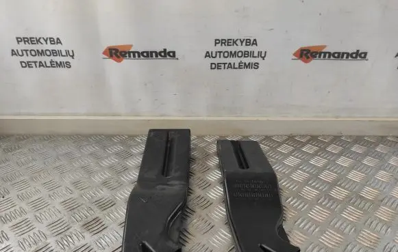 Toyota Prius (XW50) Dashboard air vent grill cover trim 8721747010
