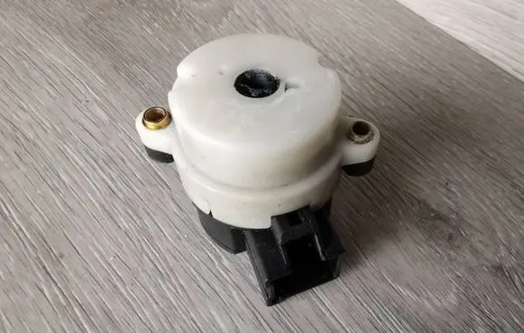Volvo V70 Ignition lock contact 8645228