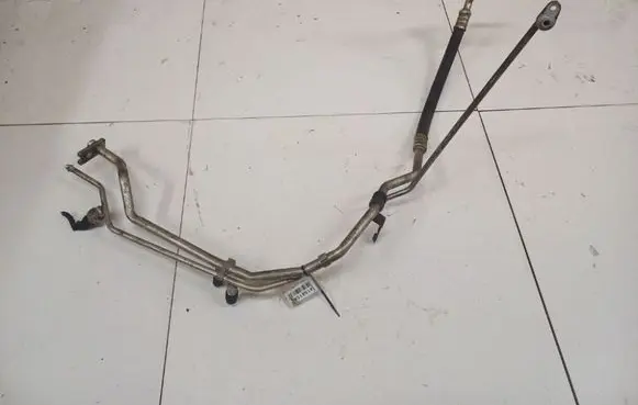 Air conditioning (A/C) pipe/hose