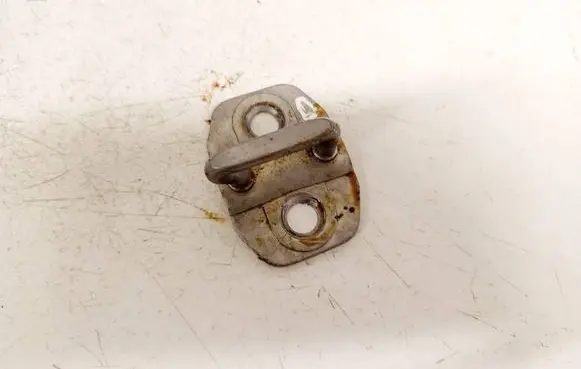 Chrysler Sebring (JS) Front door lock loop/hook striker 