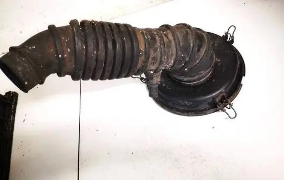 Mitsubishi Galant Air intake hose/pipe mr224140