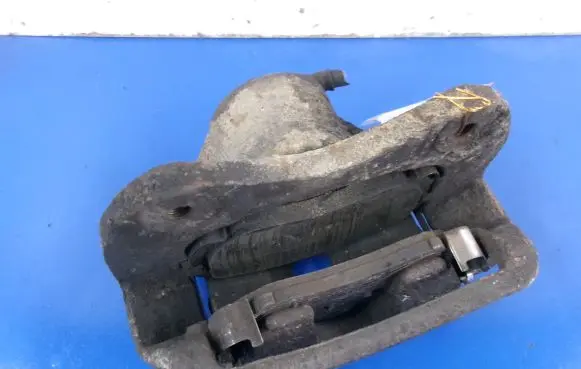 Hyundai Tucson JM Front brake caliper