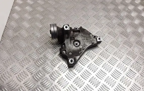 Volkswagen Touran I Generator/alternator bracket 03C903143B