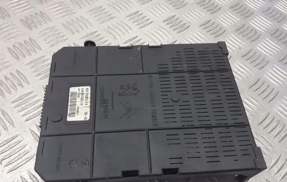 Citroen C4 I High voltage junction box 9661940480