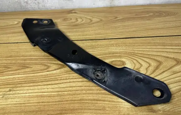 Volkswagen Golf VI Radiator support slam panel bracket 5011 5K0806929B