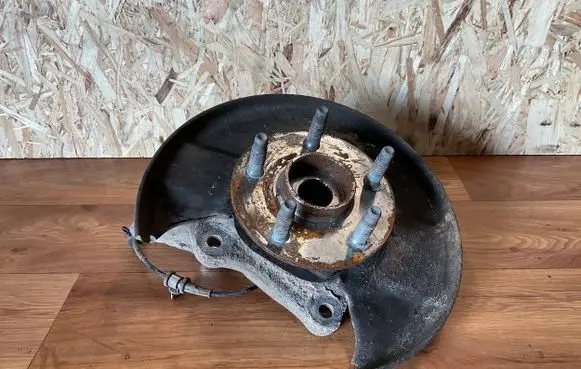 Opel Insignia A Front wheel hub 