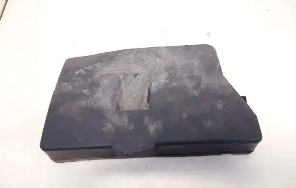 Toyota Avensis T270 Fuse box cover 8266205170 82662-05170