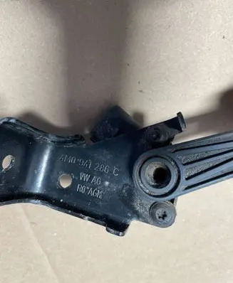 Audi Q7 4M Front air suspension height level sensor 4M0941286C