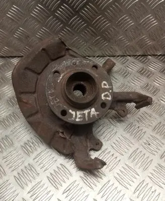 Volkswagen Jetta II Front wheel hub