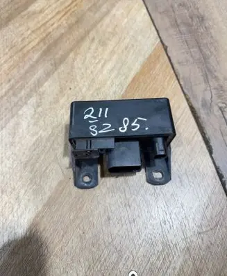 Mercedes-Benz E W211 Glow plug pre-heat relay 