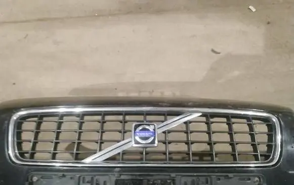 Volvo S40 Front grill
