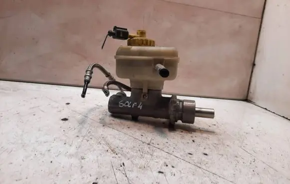 Volkswagen Golf IV Master brake cylinder 21027099