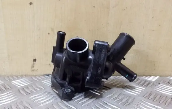 Toyota Auris E180 Thermostat/thermostat housing