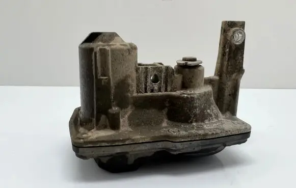 Volkswagen PASSAT B8 Throttle valve 5Q0253691H