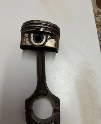 Hyundai Elantra Piston with connecting rod 74BD140861