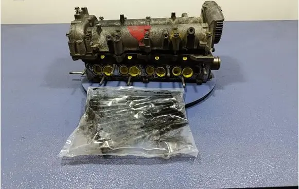 Opel Insignia A Engine head 55576540